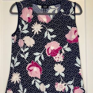 NEW - Floral sleeveless blouse